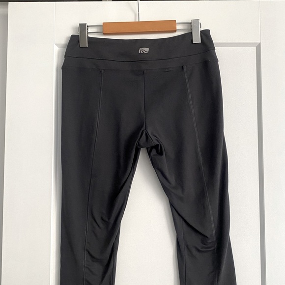 MARIKA Dark Grey Yoga Capris - Picture 2 of 4